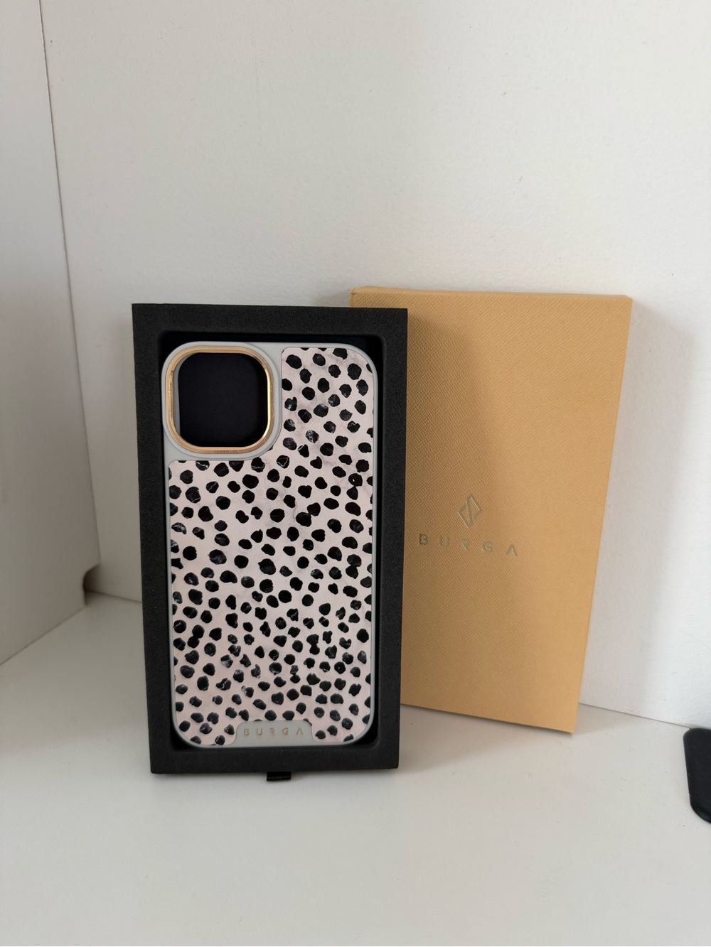 Almond Latte Burga Elite Light MagSafe Phone Case For iPhone 13/14
